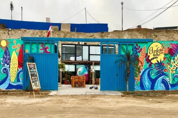 Surfari Punta Rocas (Punta Negra, Perú)